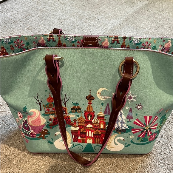 Dooney & Bourke Nutcracker tote bag Disney - Picture 5 of 11